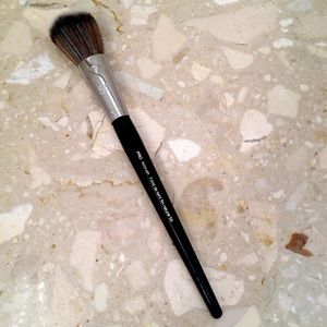 SEPHORA COLLECTION PRO Airbrush #55